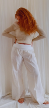 Load image into Gallery viewer, Off White Linen Pants
